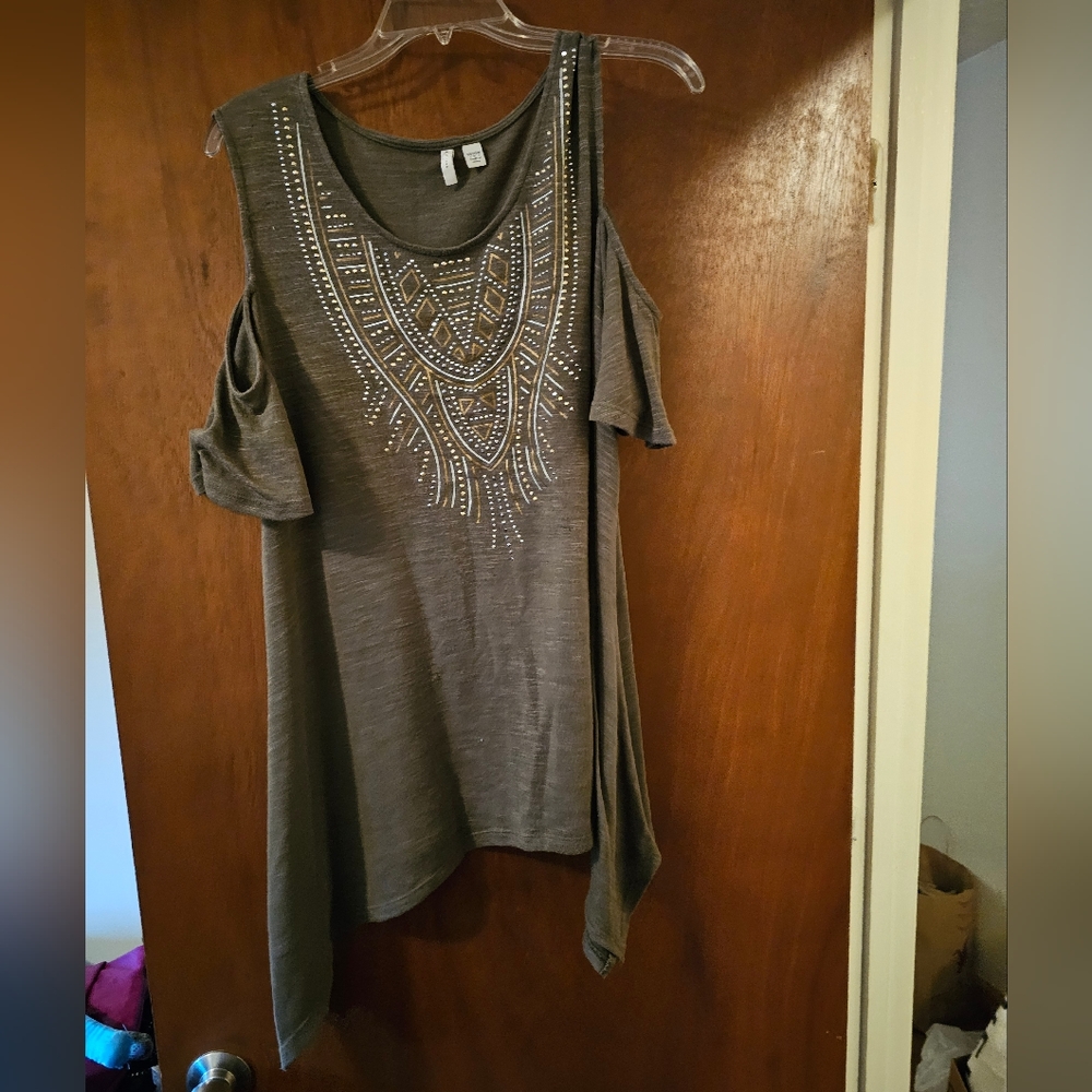 Cato cold shoulder top